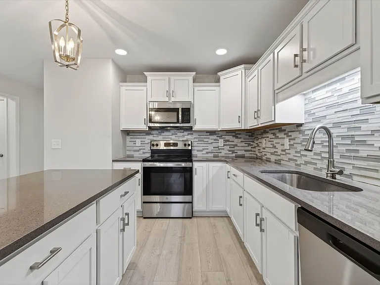 513 Herman Dr — Photo 19
