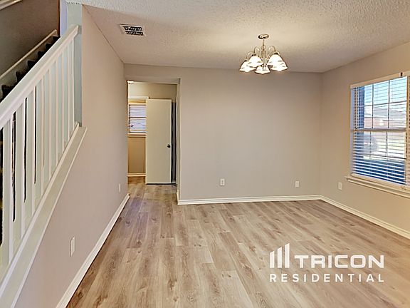 4th image of 1052 Shadywood Dr