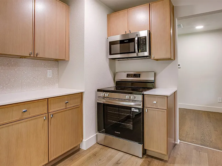 3407 La Verne Ave — Photo 8
