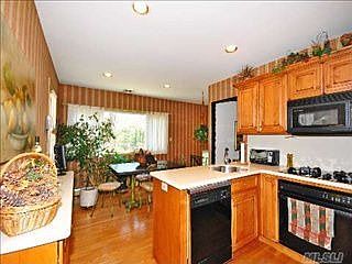 3rd image of 31 Voorhis Dr