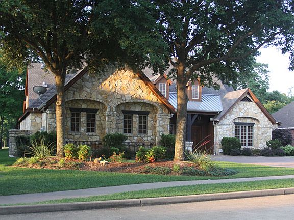 4th image of 167 Lake Bluff Dr