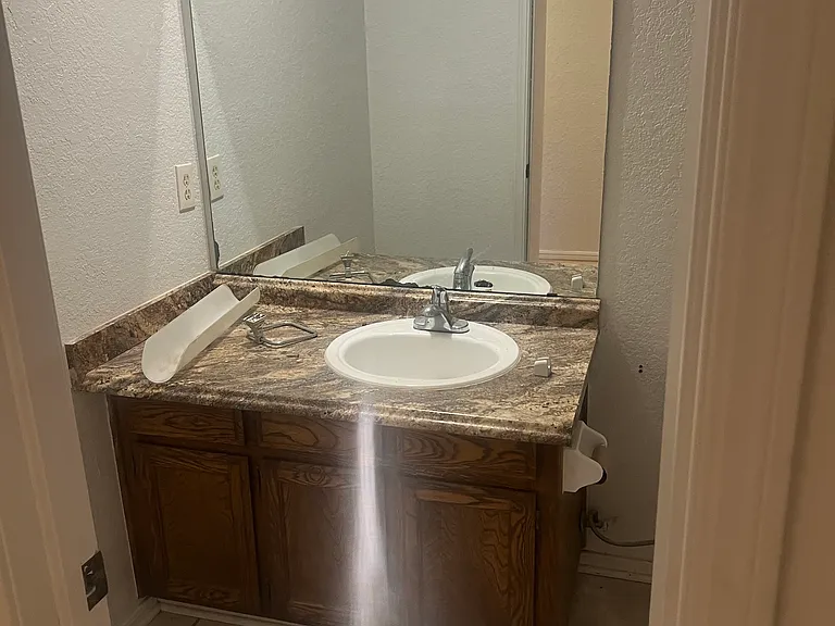 7524 NW 113th Pl — Photo 11
