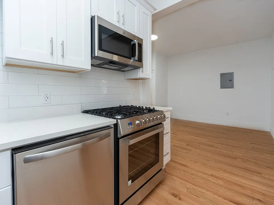 22 Westland Ave #1