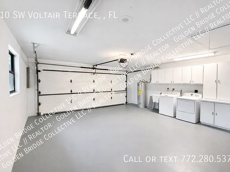 210 SW Voltair Ter — Photo 8