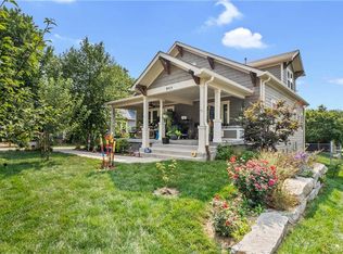 8121 Valley View Dr, Overland Park, KS 66204