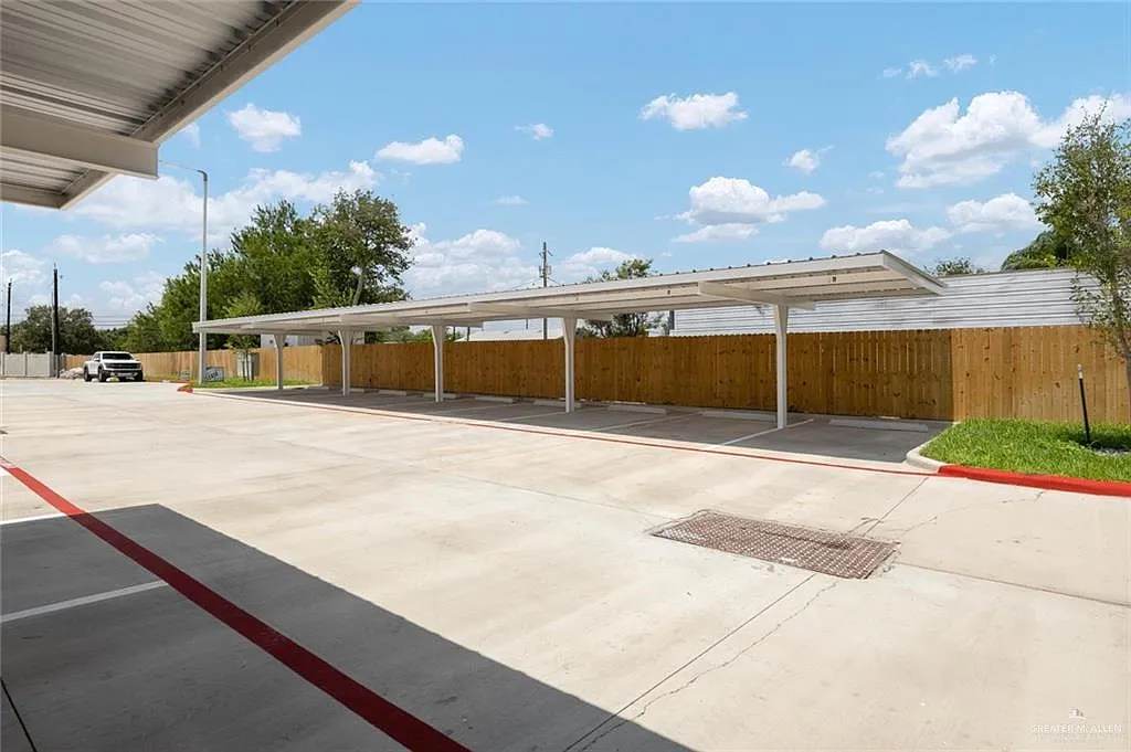 2 bed, 2.0 bath, 956 sqft, $1,085 — Photo 1