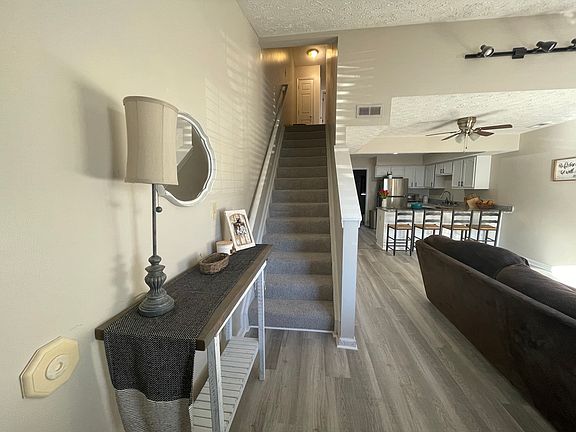 3rd image of 1100 Horsemans Ln APT 38