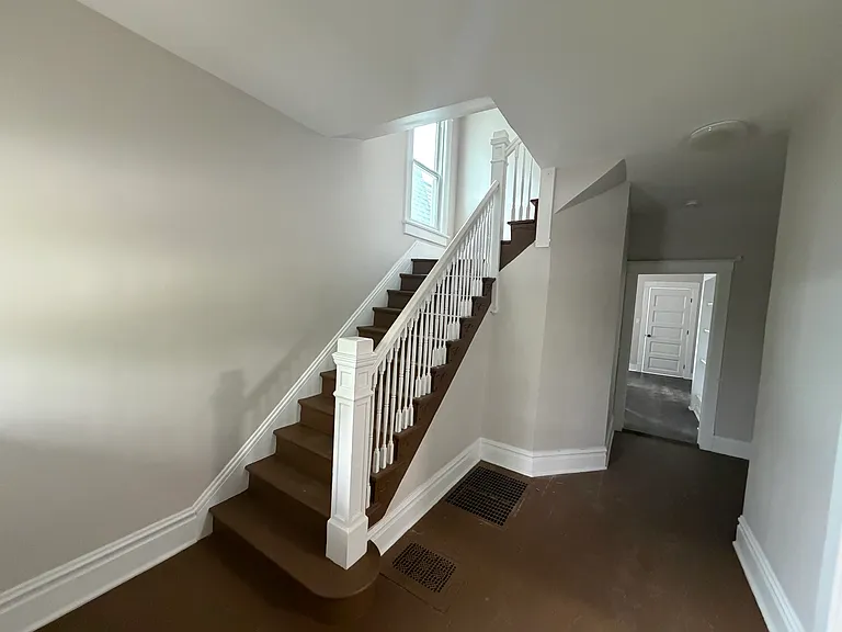 7959 S Saginaw Ave — Photo 9