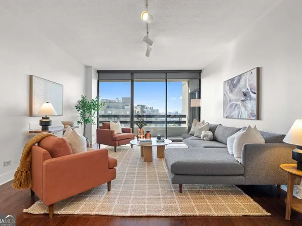 2660 Peachtree Rd NW APT 19A, Atlanta, GA 30305