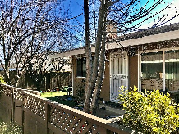 2nd image of 5010 Bremner Way Unit 4