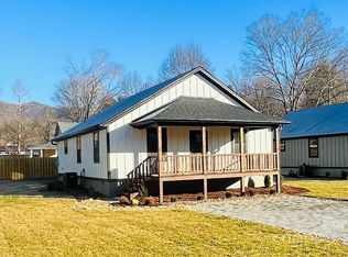 217 Flat Creek Rd, Black Mountain, NC 28711