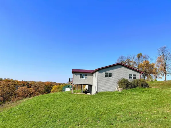 29903 Lenzendorf Lane, Prairie Du Chien, WI 53821