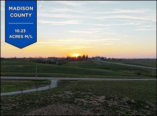 2212 Deer Run Ave, Winterset, IA 50273