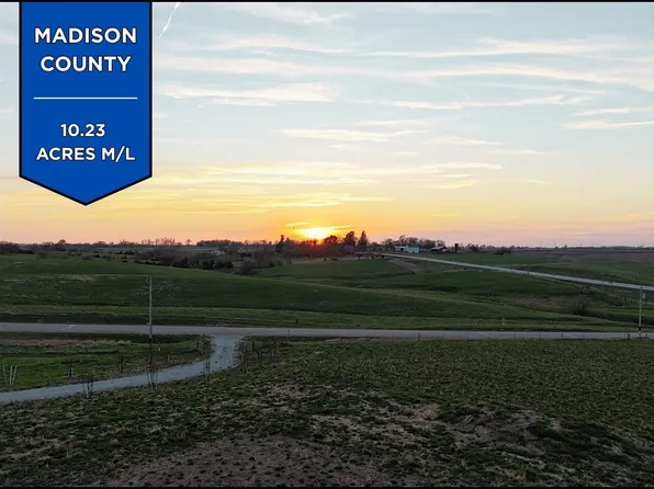 2212 Deer Run Ave, Winterset, IA 50273