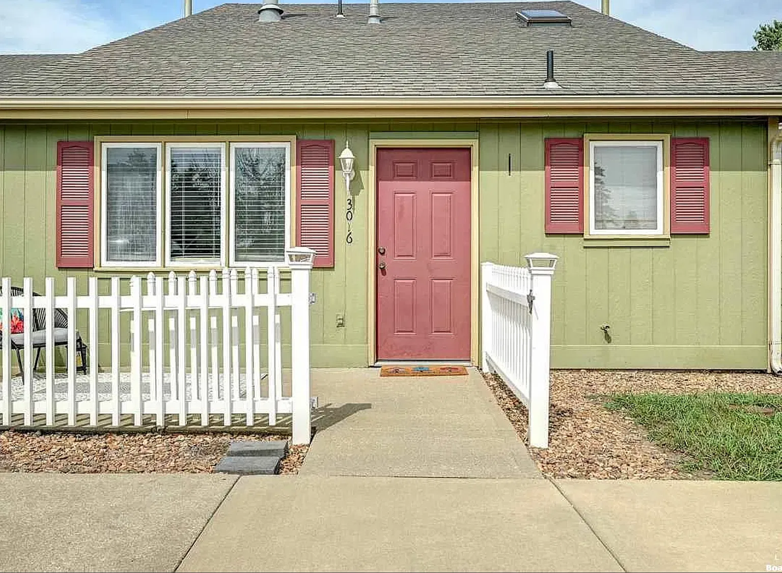 1 bed, 1099 sqft, $800 — Photo 1