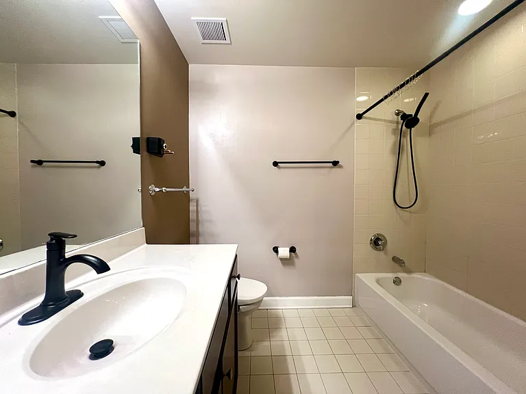 1901 S Calumet Ave #1111 — Photo 16