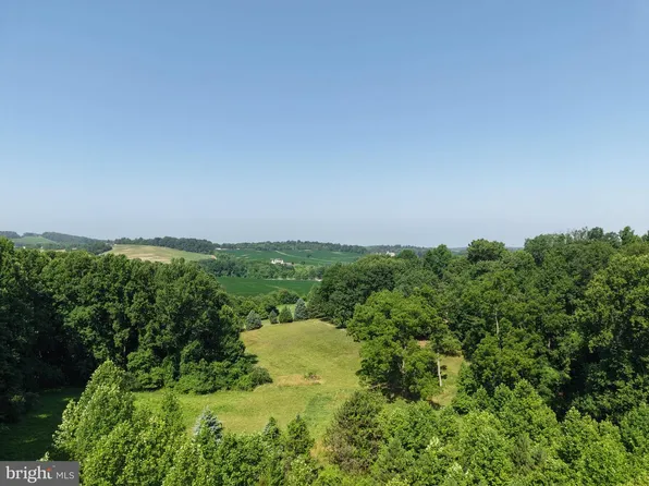 501 Tracey Rd, Hanover, PA 17331