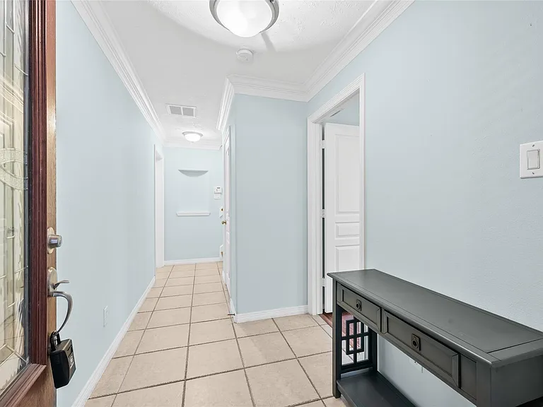 3410 Skyline Village Dr — Photo 3