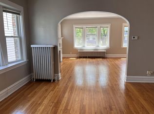 811 Gunderson Ave #2, Oak Park, IL 60304