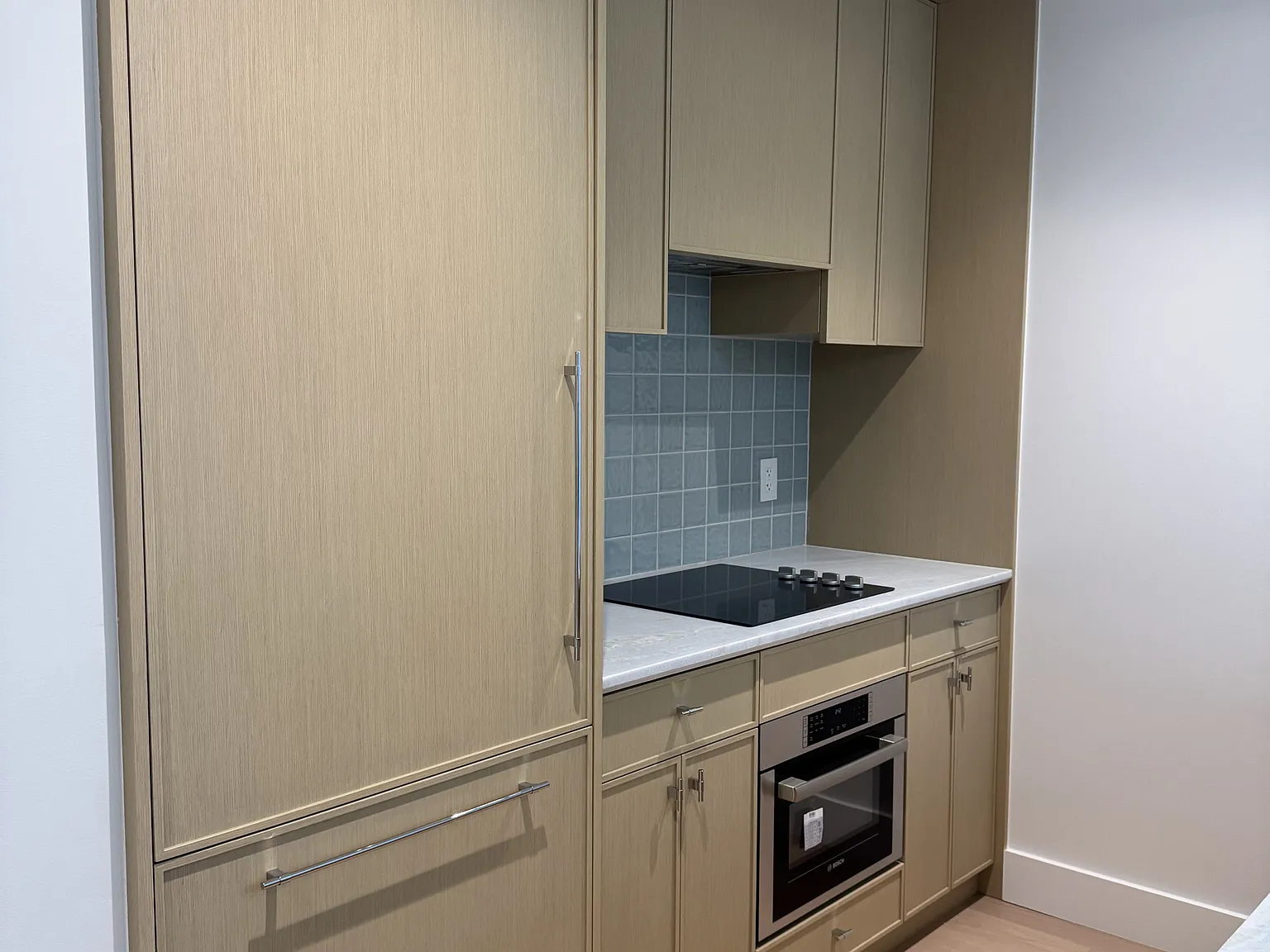 1 bed, 631 sqft, $4,300 — Photo 3