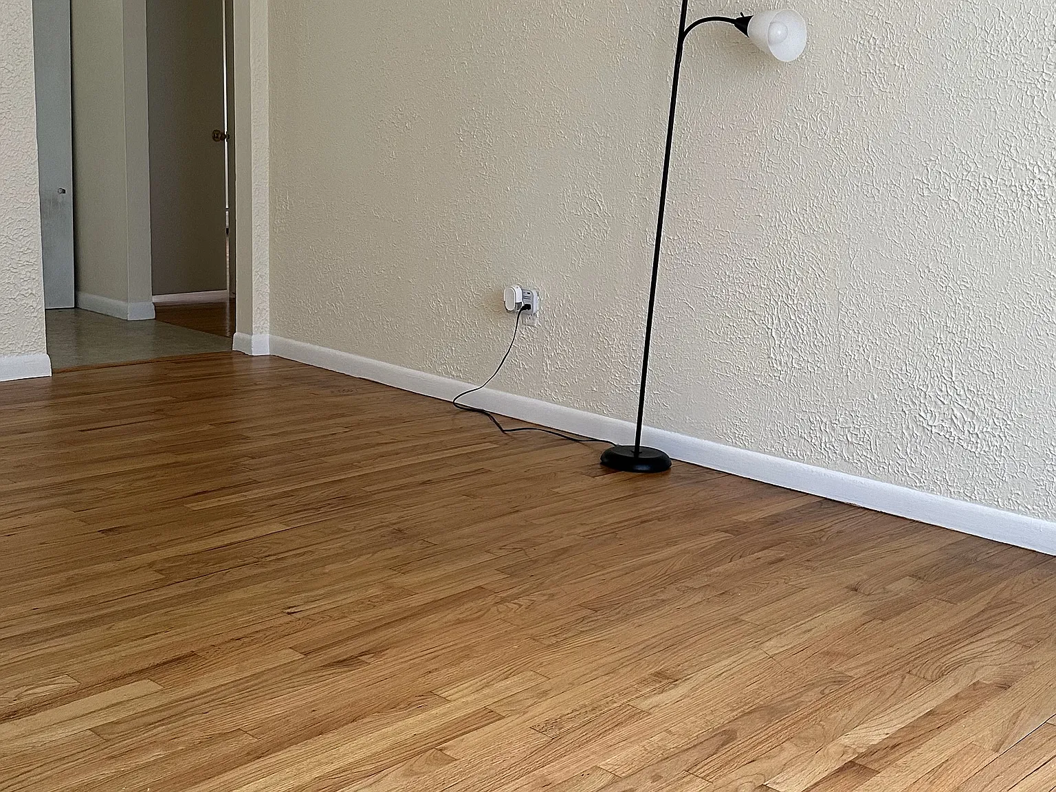 2 bed, 1000 sqft, $2,100 — Photo 2