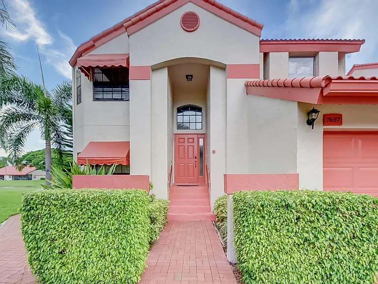 7657 Lexington Club Blvd #C — Photo 1