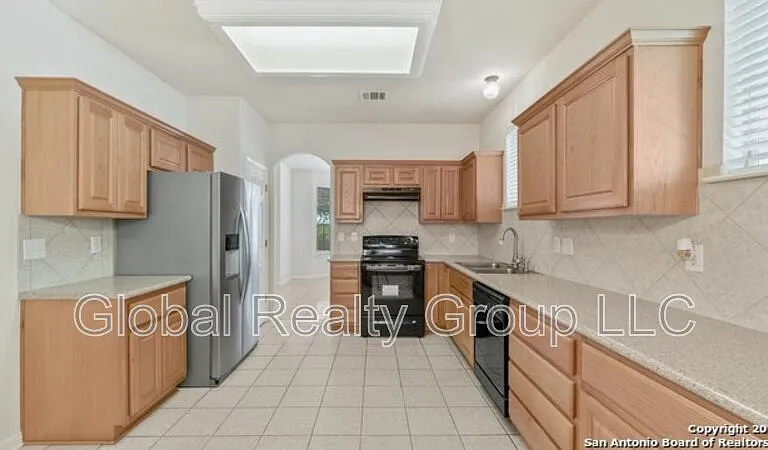 501 Ginsberg Dr — Photo 16