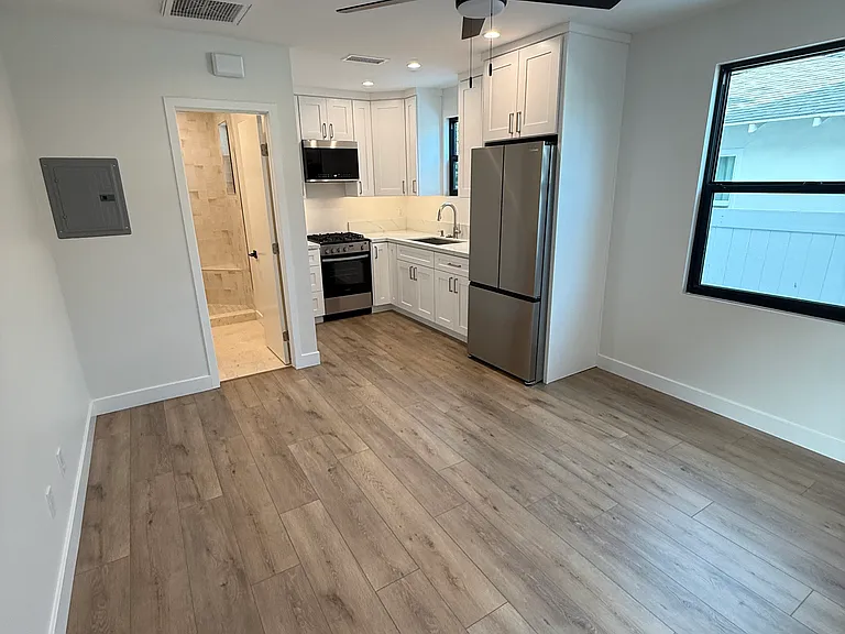 227 Avenida Serra #C — Photo 6