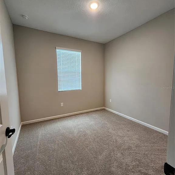 708 Griffon Ave — Photo 17