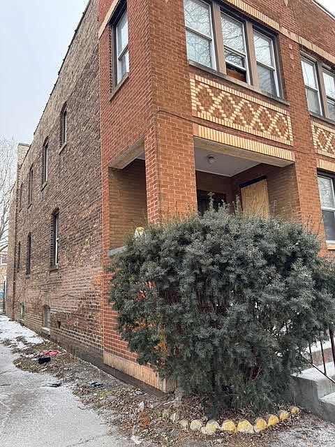 2nd image of 1341 Marshall St