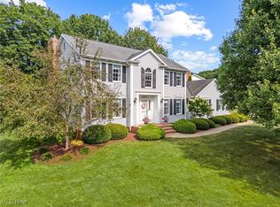 2236 Fallen Oak Cir NE, Massillon, OH 44646