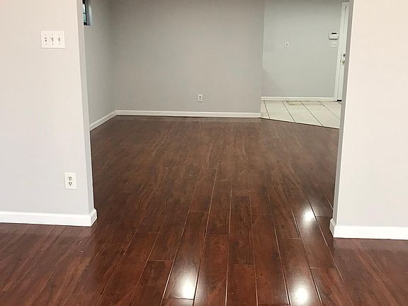 4th image of 9940 Zion Way
