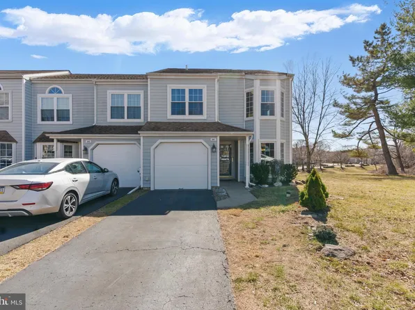 241 Rumford Ct, Newtown, PA 18940