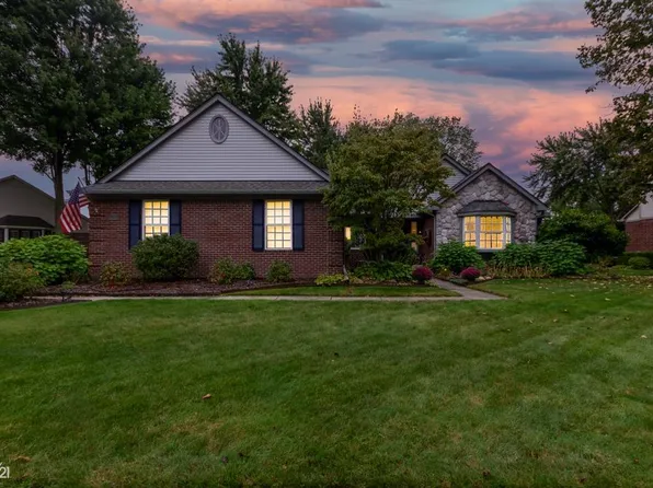 43766 Fallen Tree Dr, Sterling Heights, MI 48314