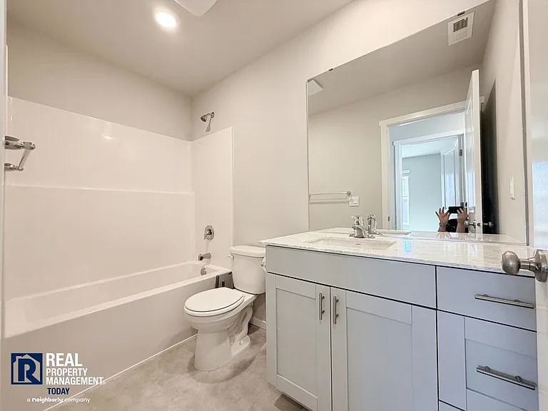 2216 Trailside Dr NE — Photo 18