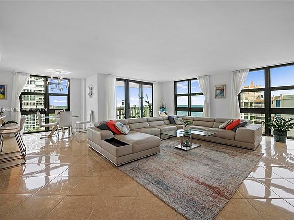 4th image of 1121 Crandon Blvd APT F1207