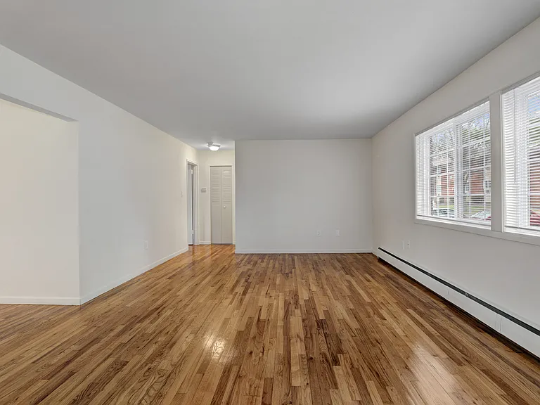 Eastgate Apartments — Photo 13