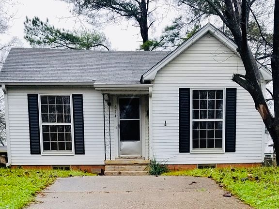 4th image of 614 Fort Worth St