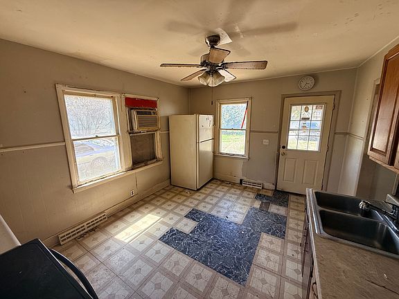 5th image of 1424 S Nevada Ave