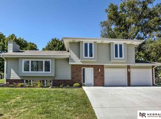 5412 S 105th St, Omaha, NE 68127