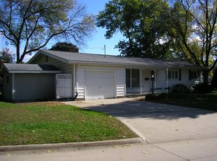 821 Cataract Ave, Waterloo, IA 50702