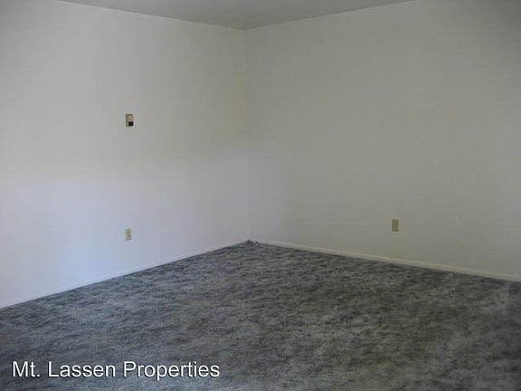 2nd image of 930 Paiute Ln