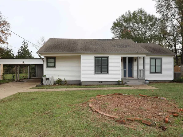 306 N Parker Ln, Carthage, TX 75633