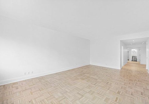 4th image of 920 Park Ave #17-A