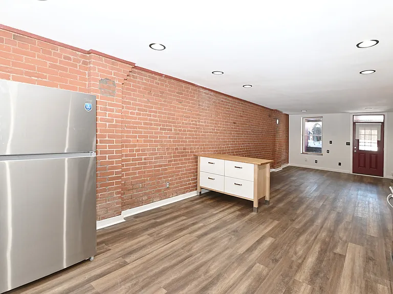 2118 Saint James Ave #1 — Photo 9