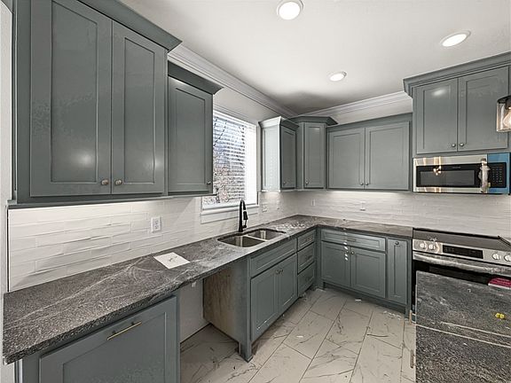 3rd image of 3 Kinloch Dr