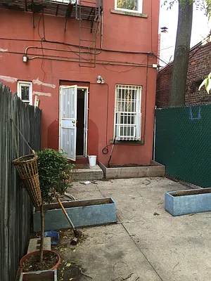 Rented by Flatiron Real Estate Advisors LLC | media 9