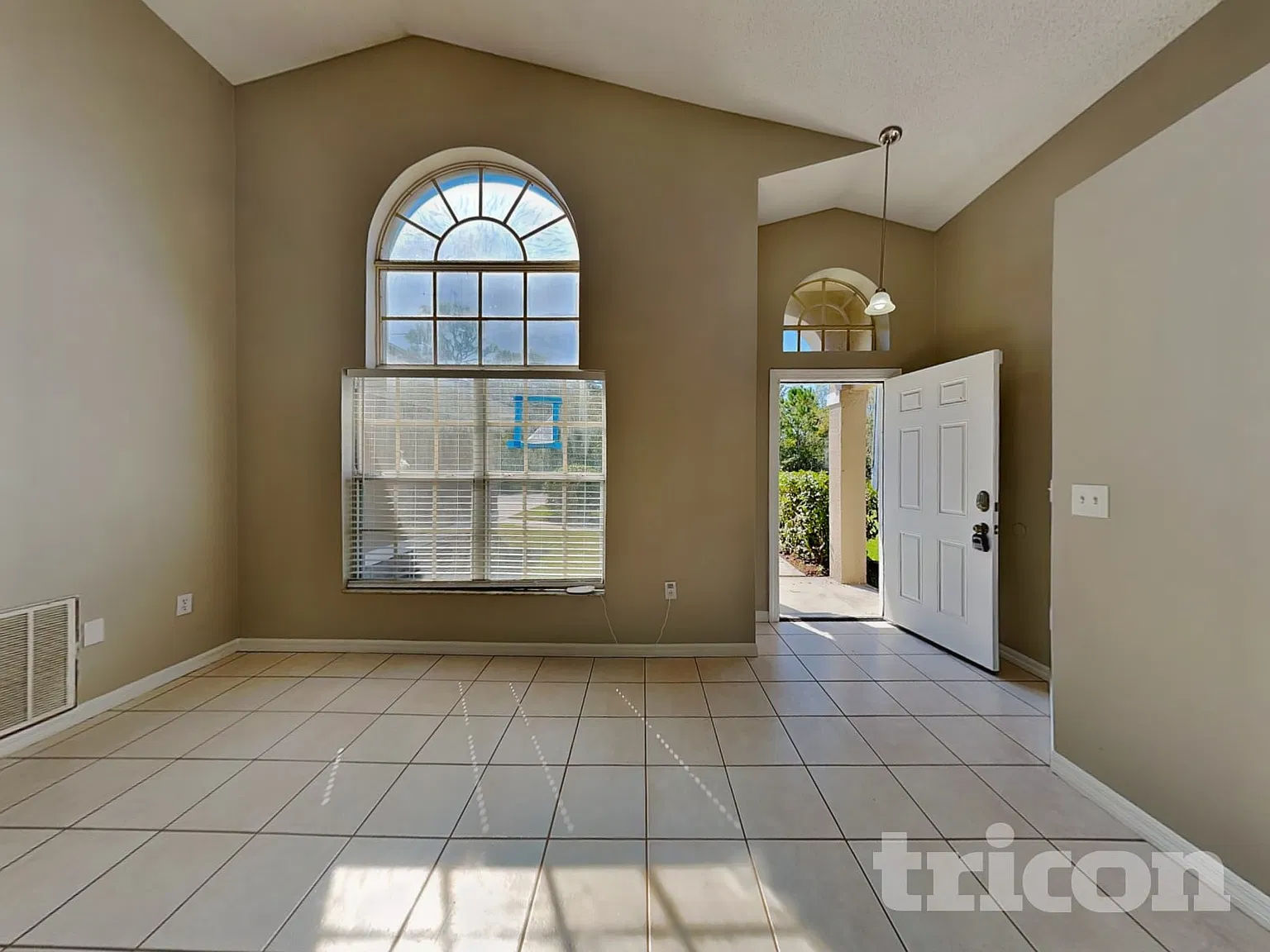 1089 Dudley Drive Kissimmee FL — Photo 2