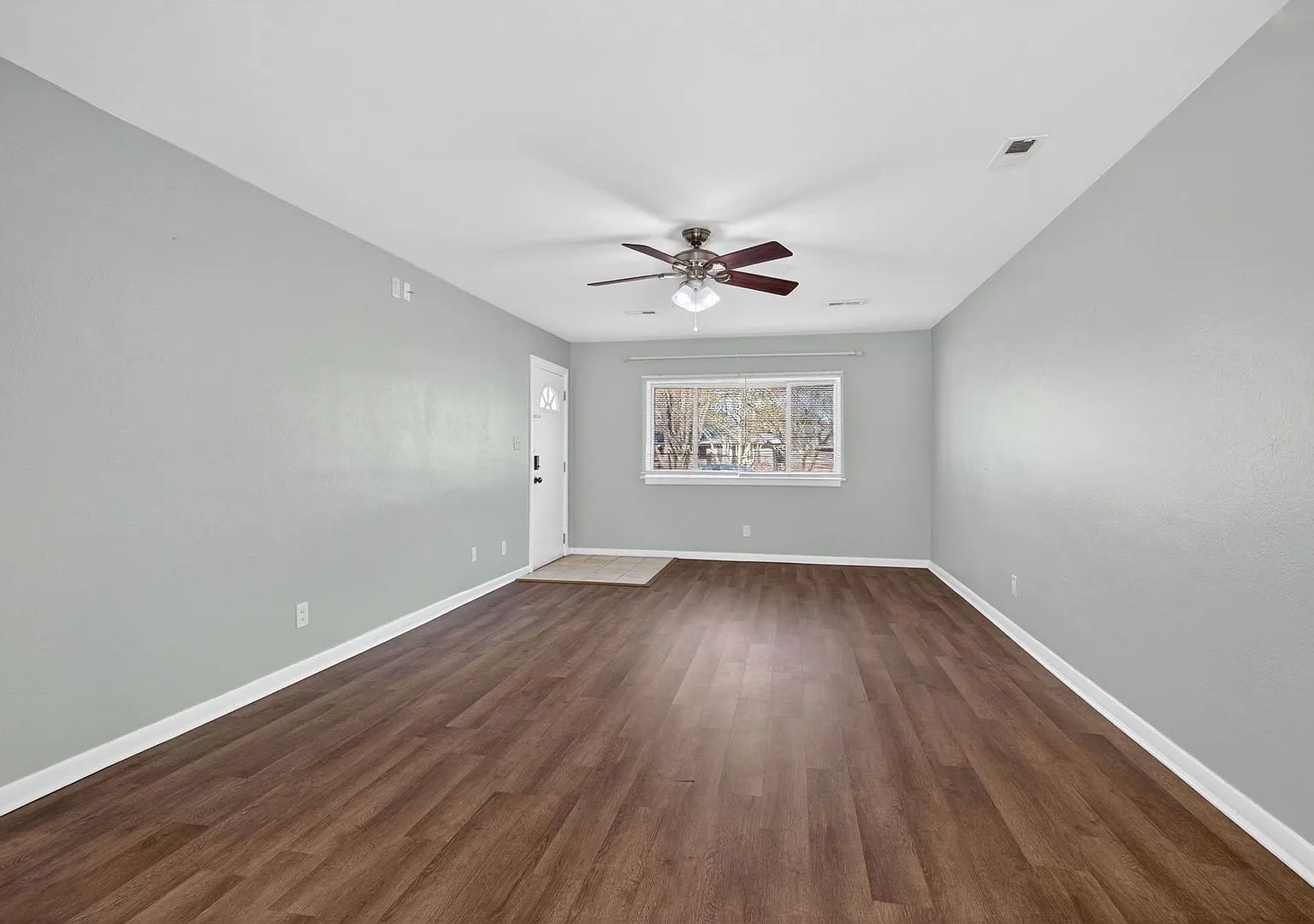 Charming Brick Ranch in the Heart of Churchland — Photo 4