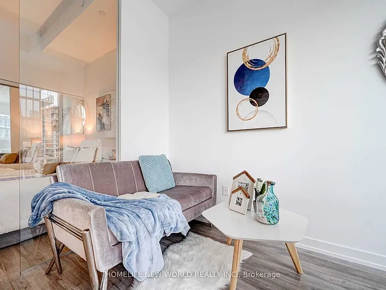 77 Shuter St #909 — Photo 24